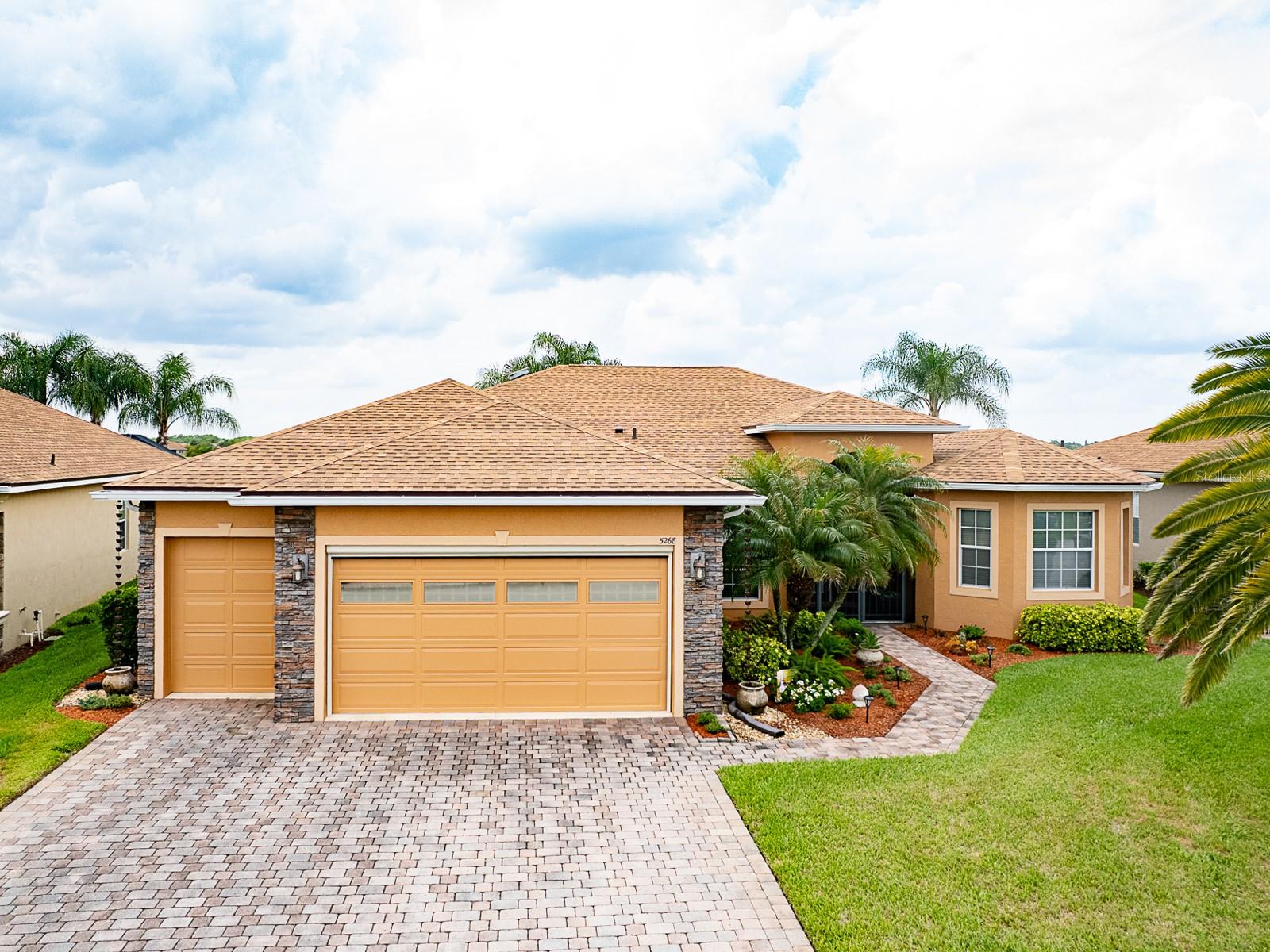 Listing photo 3 for 5268 Pebble Beach Blvd