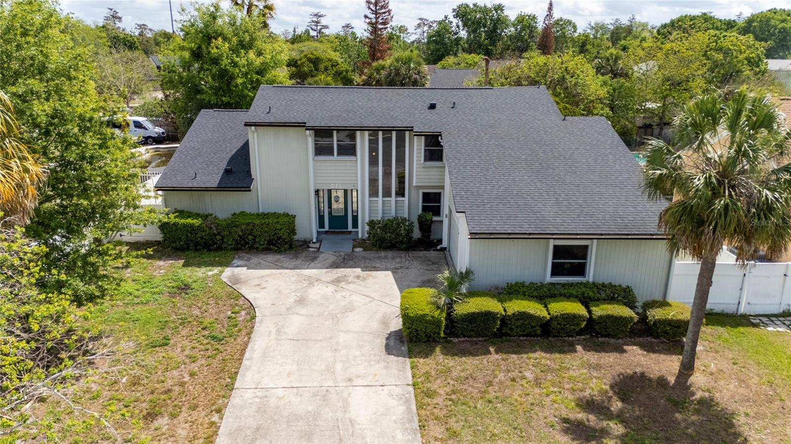 211 S SHADOW BAY DRIVE