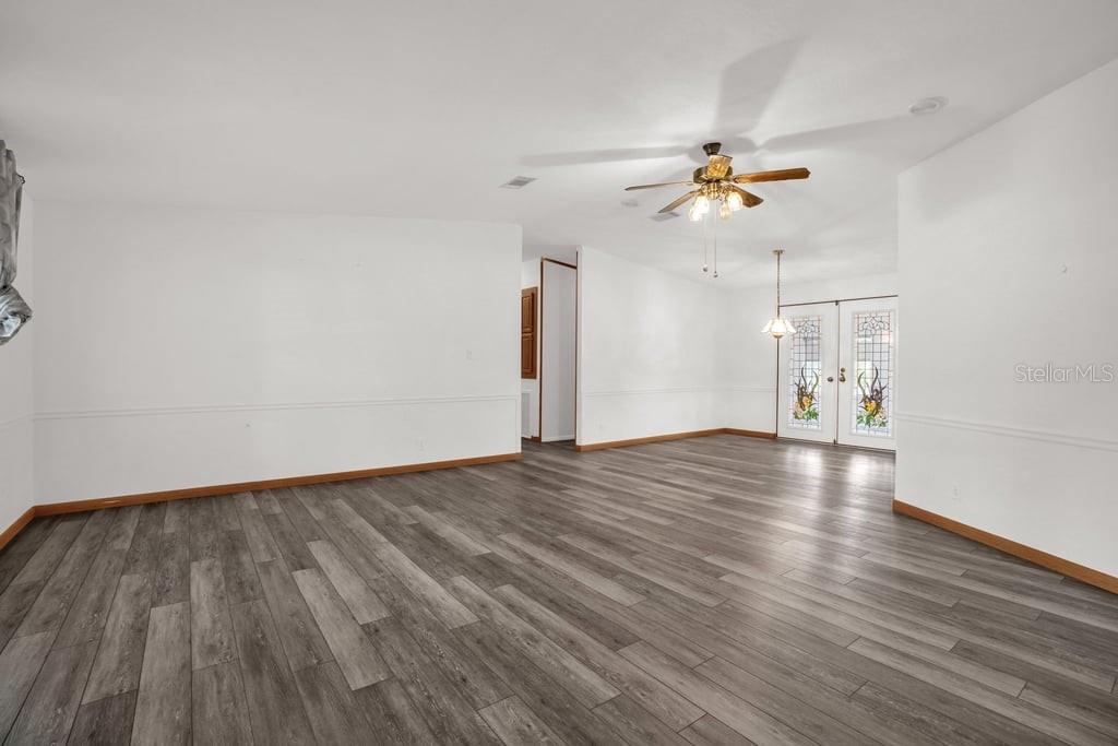 Listing photo 2 for 4114 Myrtle Oak Ct #852