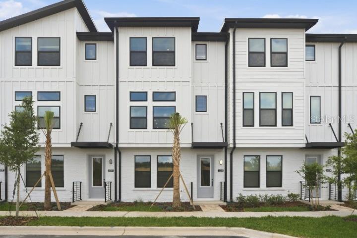 15285 HAMLIN PARK DRIVE