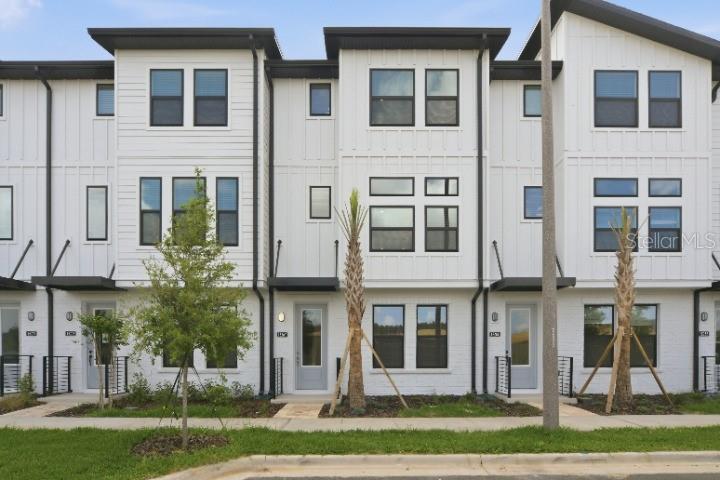15267 HAMLIN PARK DRIVE