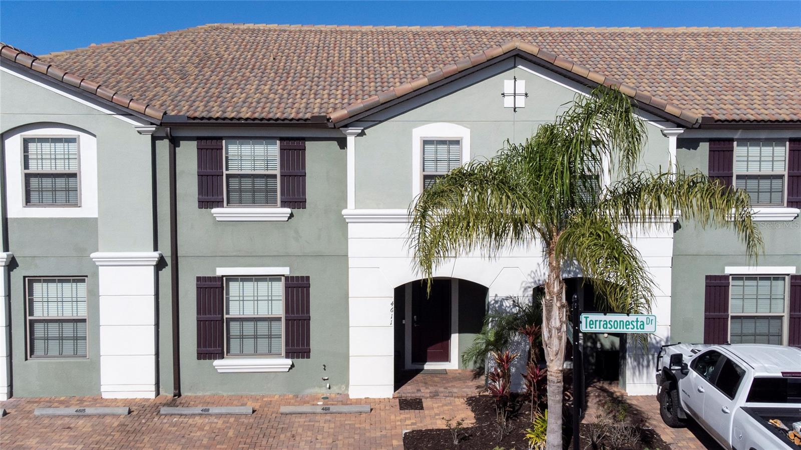 Listing photo 1 for 4611 Terrasonesta Dr