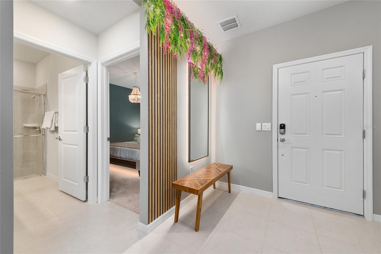 Listing photo 2 for 4322 Lana Ave