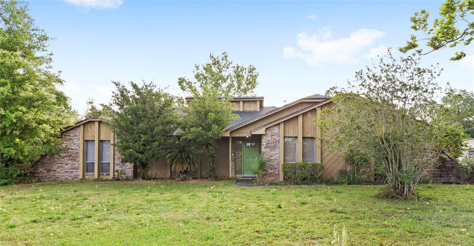 1229 E CROWN POINT ROAD