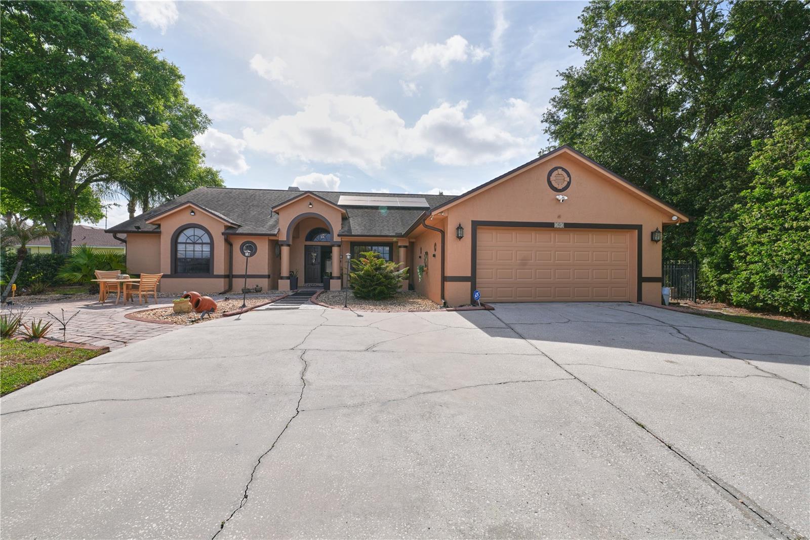 Listing photo 1 for 103 Olympus Dr