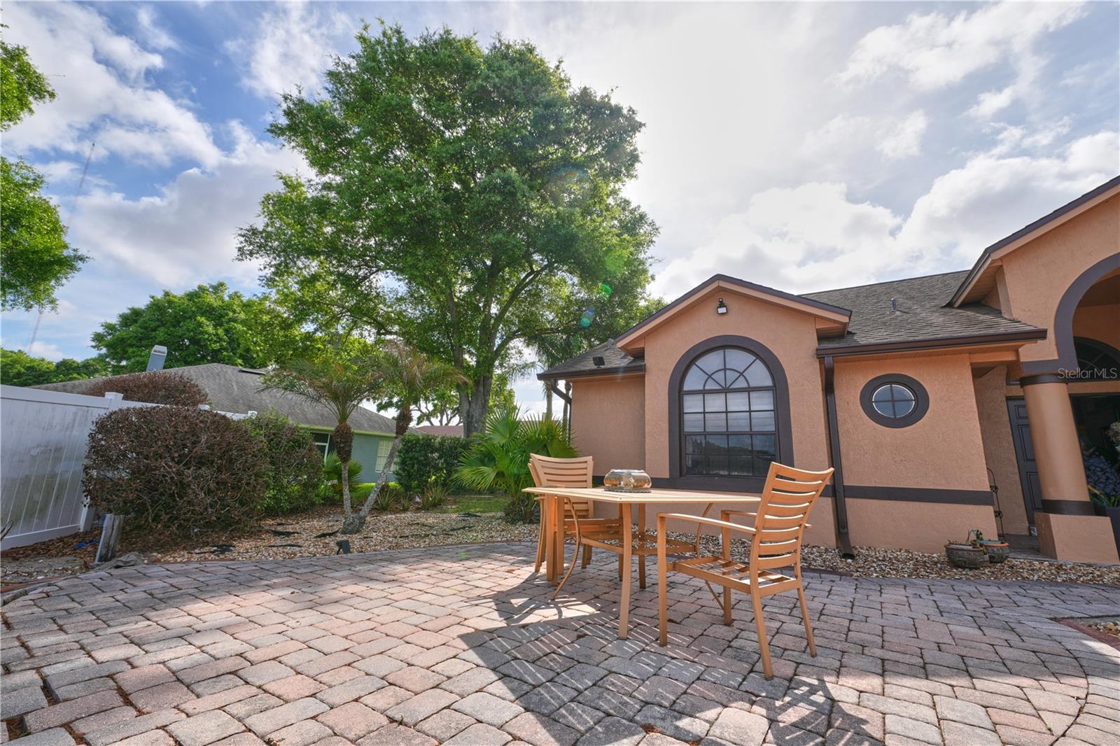 Listing photo 2 for 103 Olympus Dr