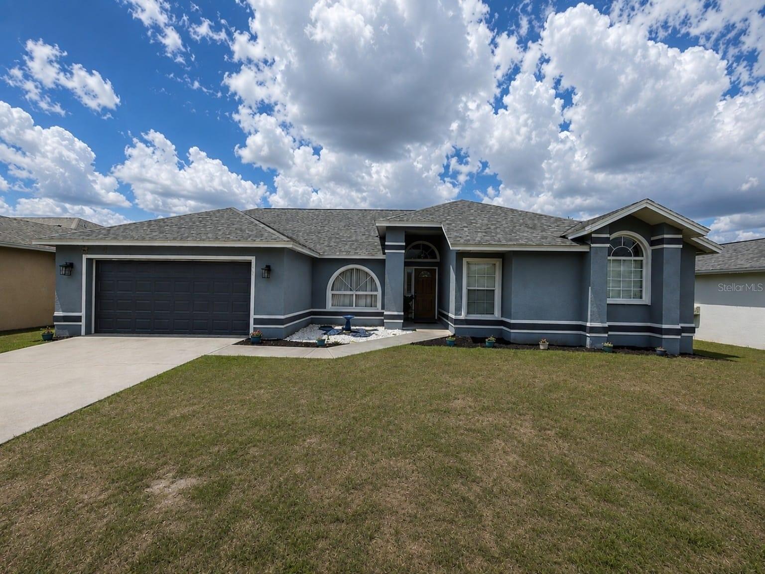 Listing photo 3 for 7938 Ashley Pointe Dr