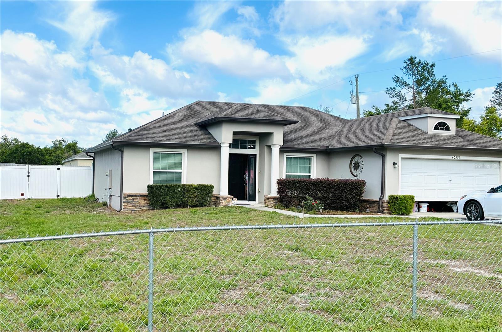 Listing photo 1 for 40551 E 5th Ave