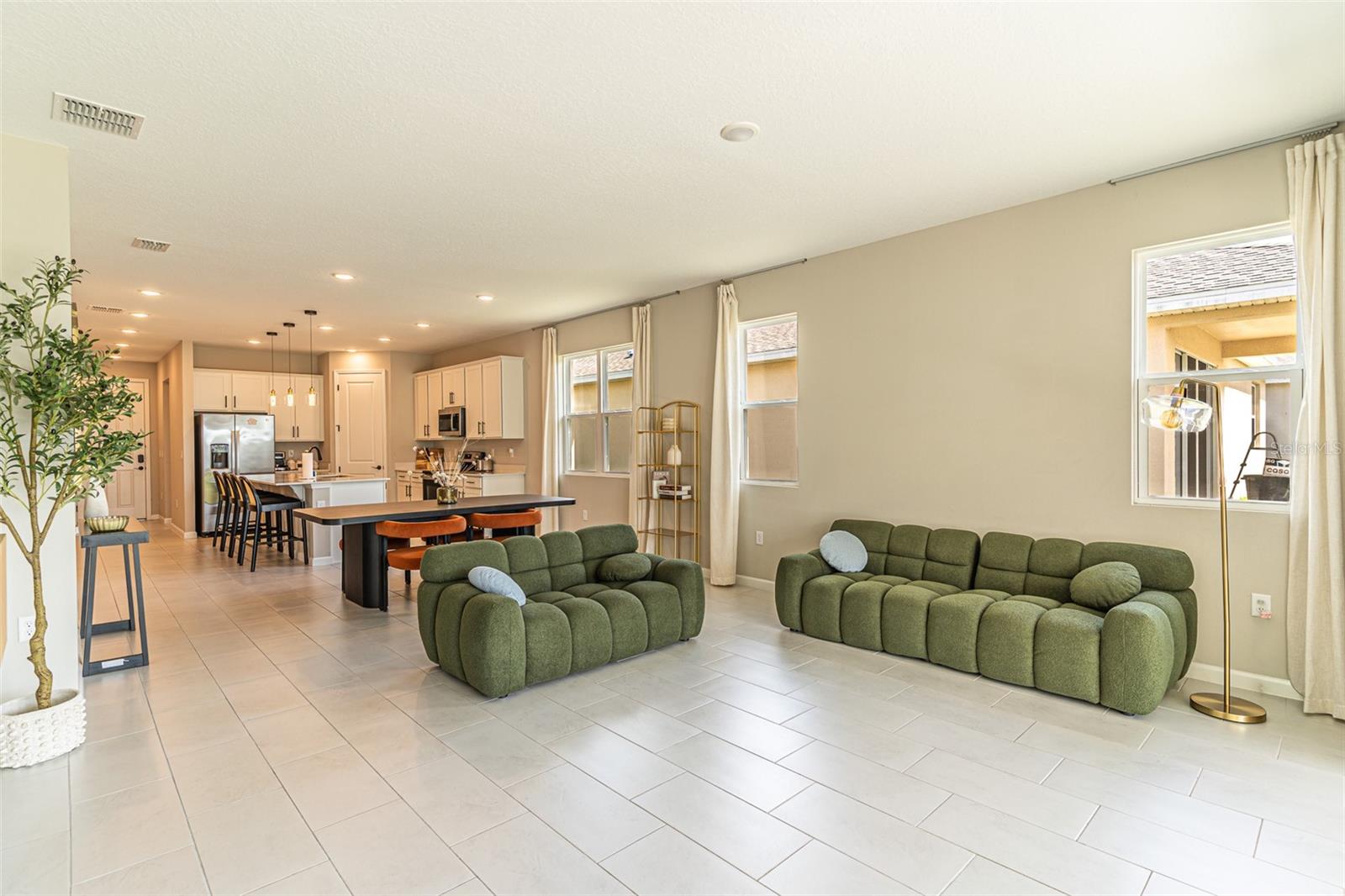 Listing photo 2 for 148 Hilltop Bloom Loop