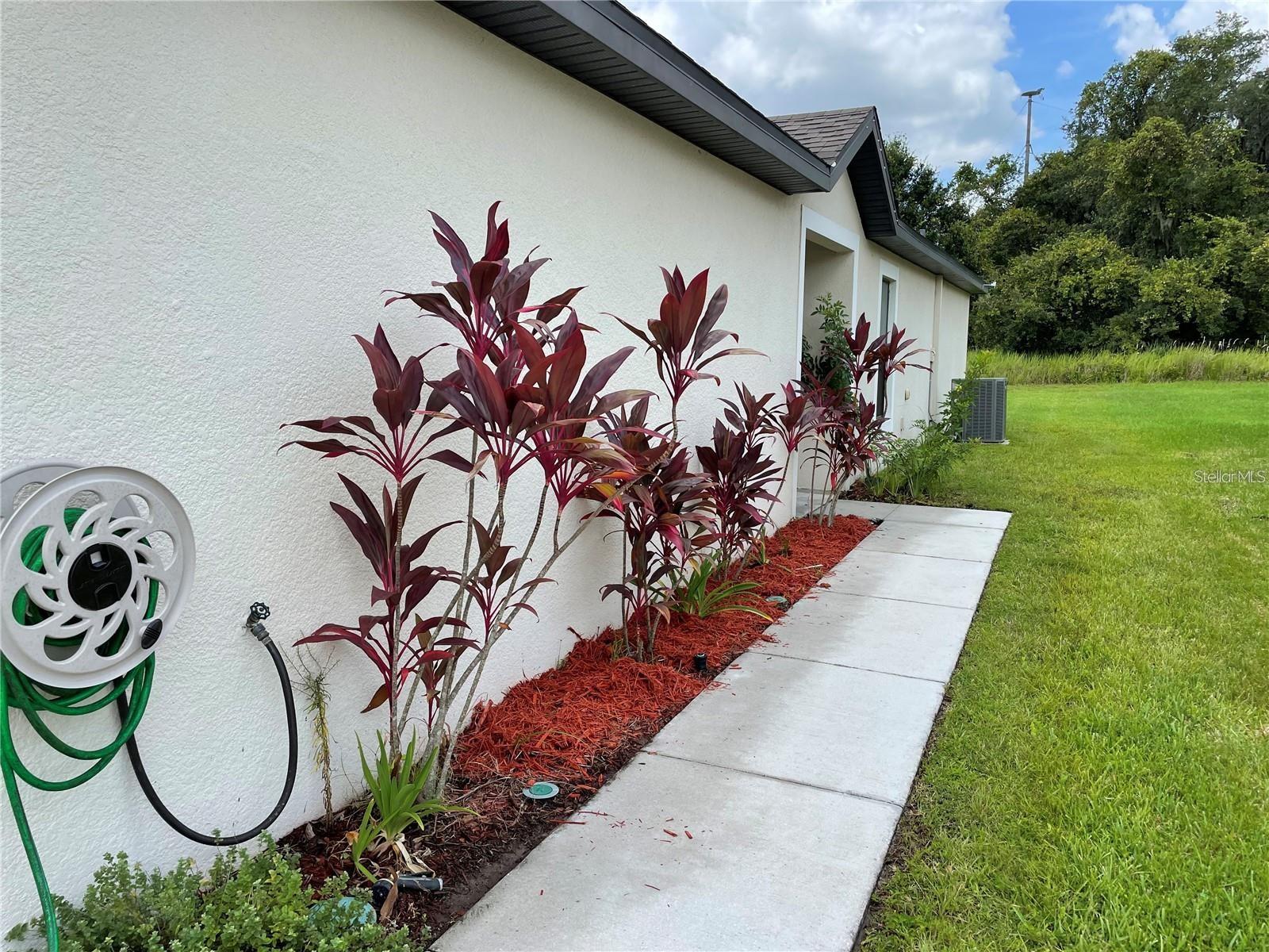 Listing photo 2 for 5578 Maggiore Blvd