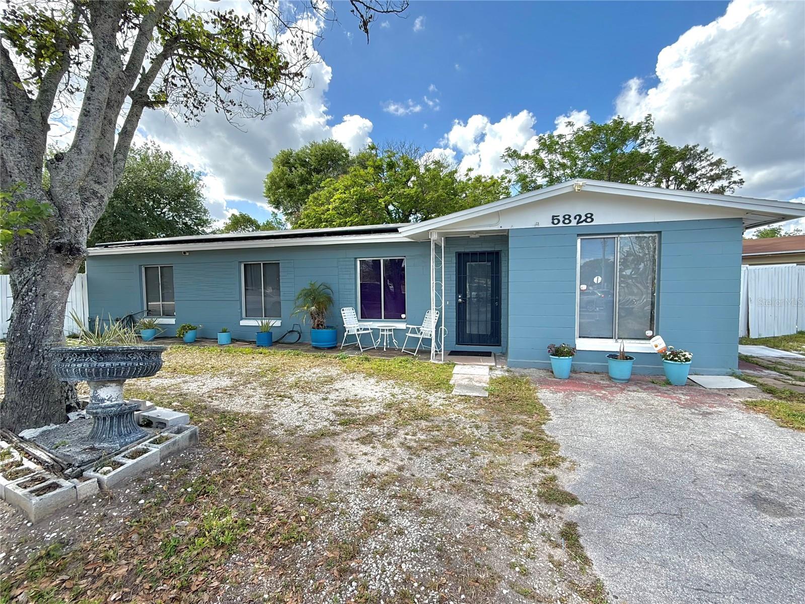 5828 HARCOURT AVENUE