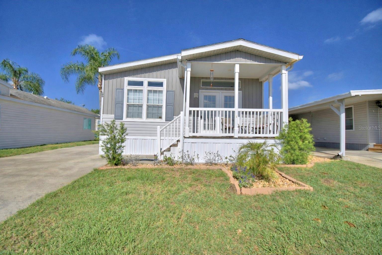 Listing photo 1 for 4925 Cypress Gardens Rd #100