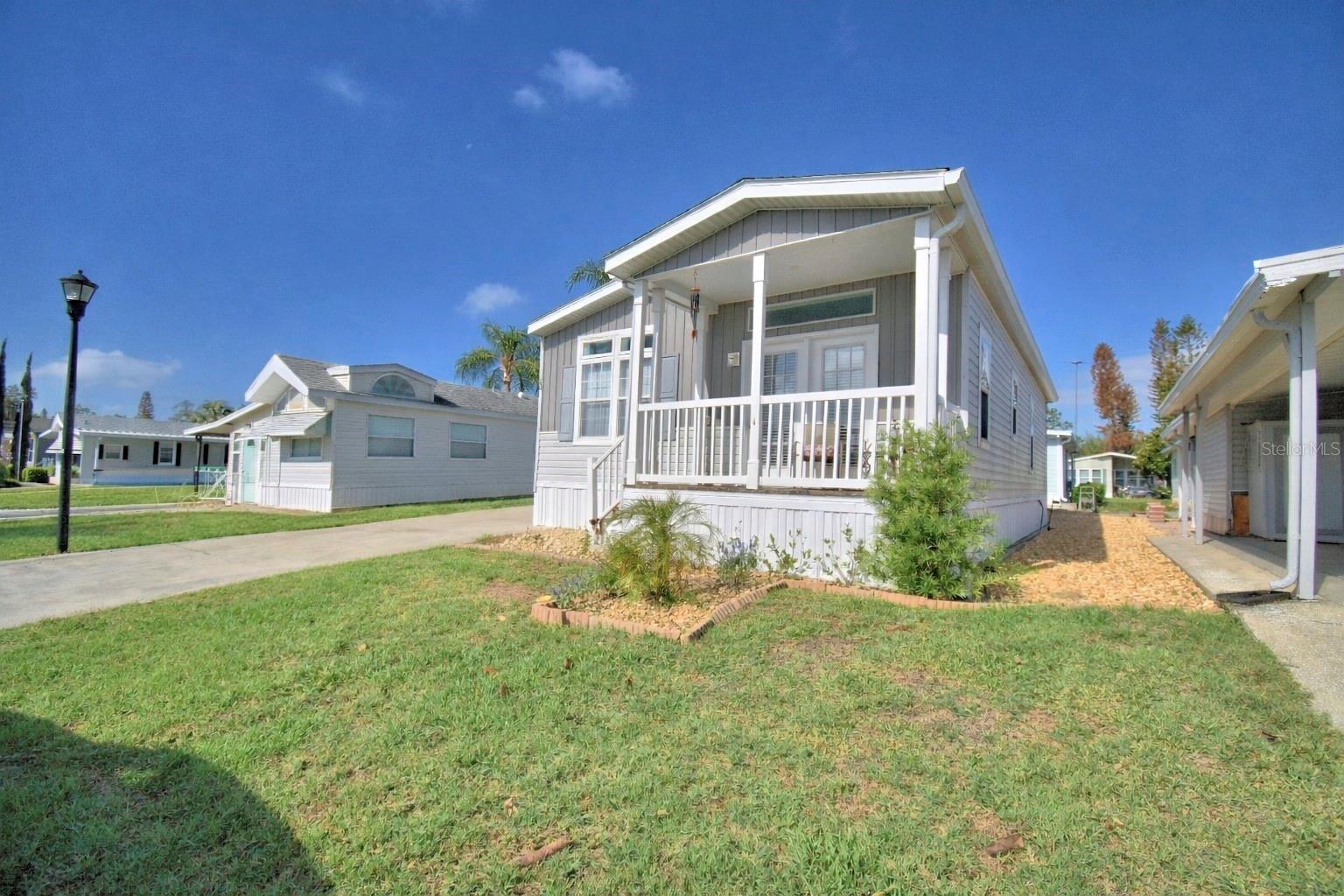 Listing photo 2 for 4925 Cypress Gardens Rd #100