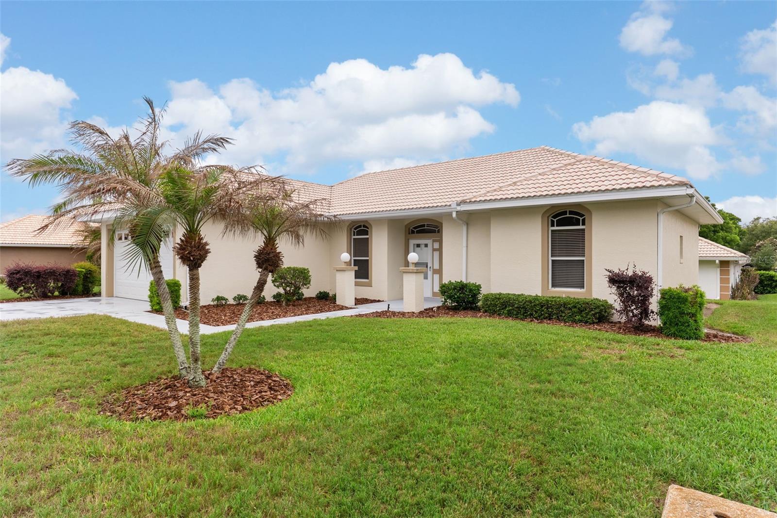 Listing photo 3 for 117 Harbor Way
