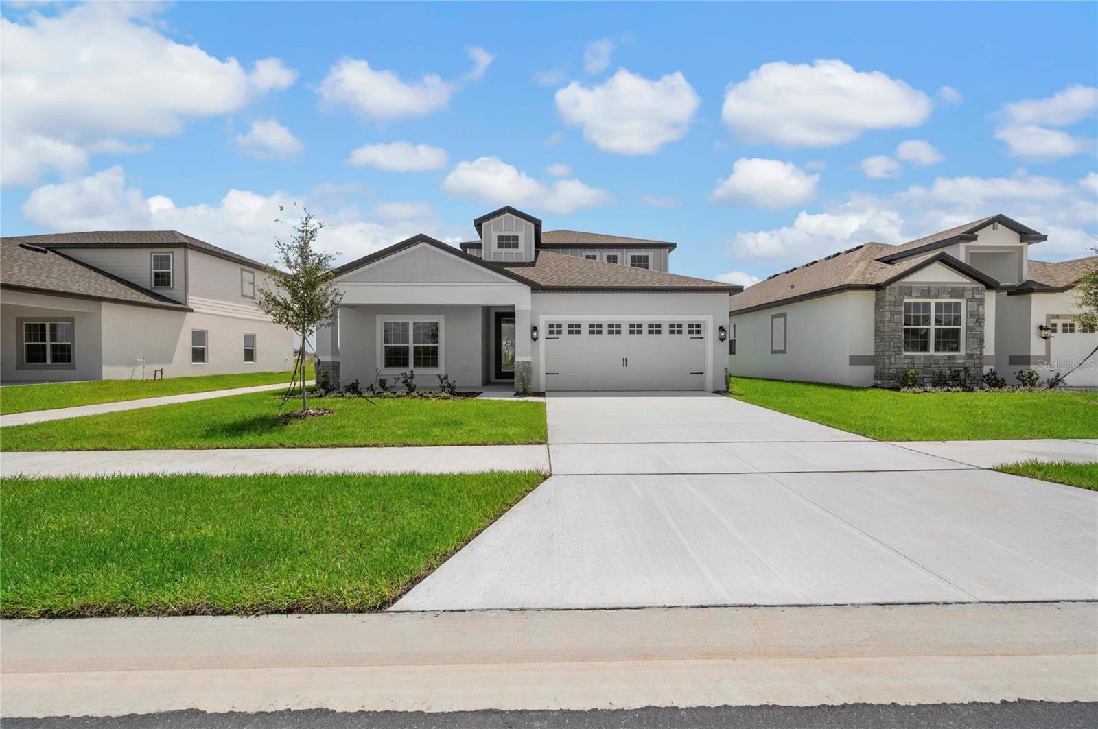 Listing photo 2 for 3371 Chinotto Dr