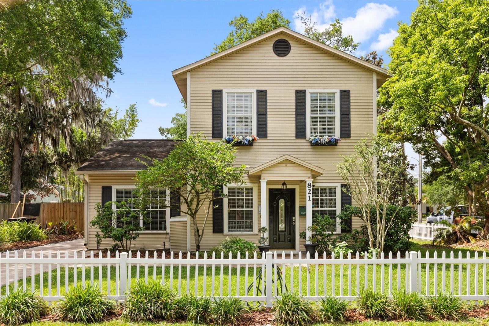 821 N FERNCREEK AVENUE