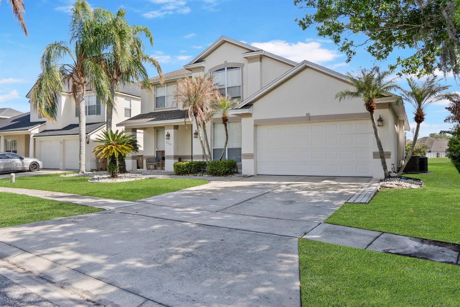Listing photo 2 for 2735 Scarborough Dr
