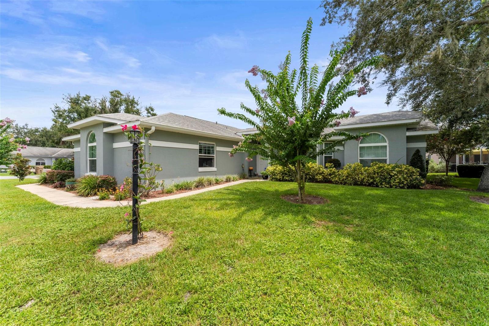 Listing photo 2 for 11218 Fountain Lake Blvd