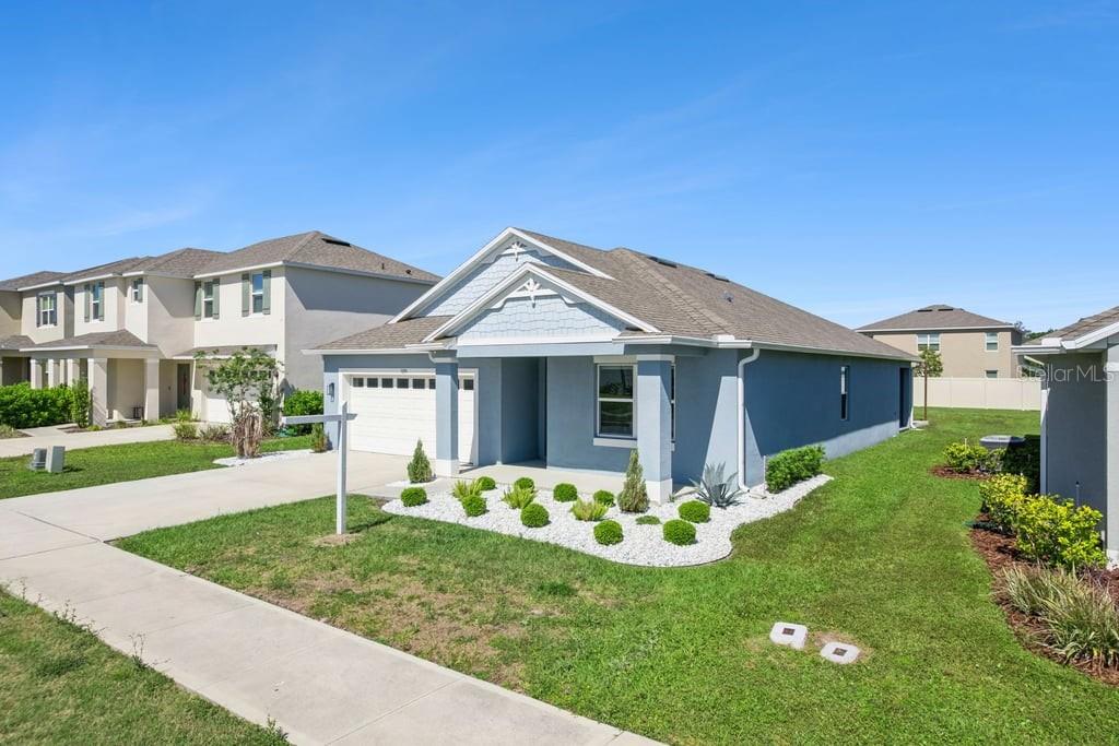 Listing photo 3 for 5235 Mahogany Dr