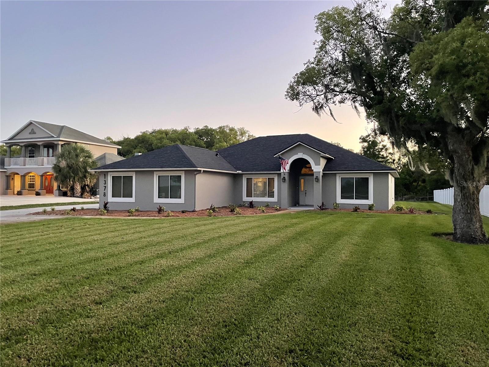 1378 E LAKE SHORE BOULEVARD