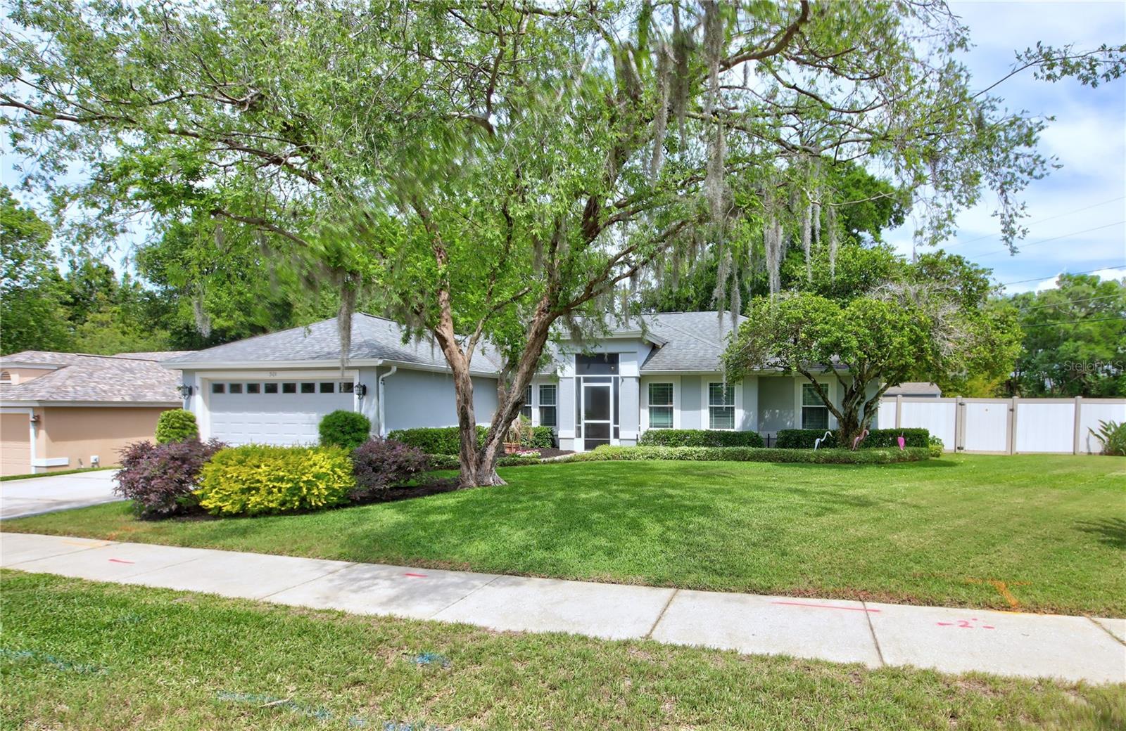 301 OAK LEAF CIRCLE