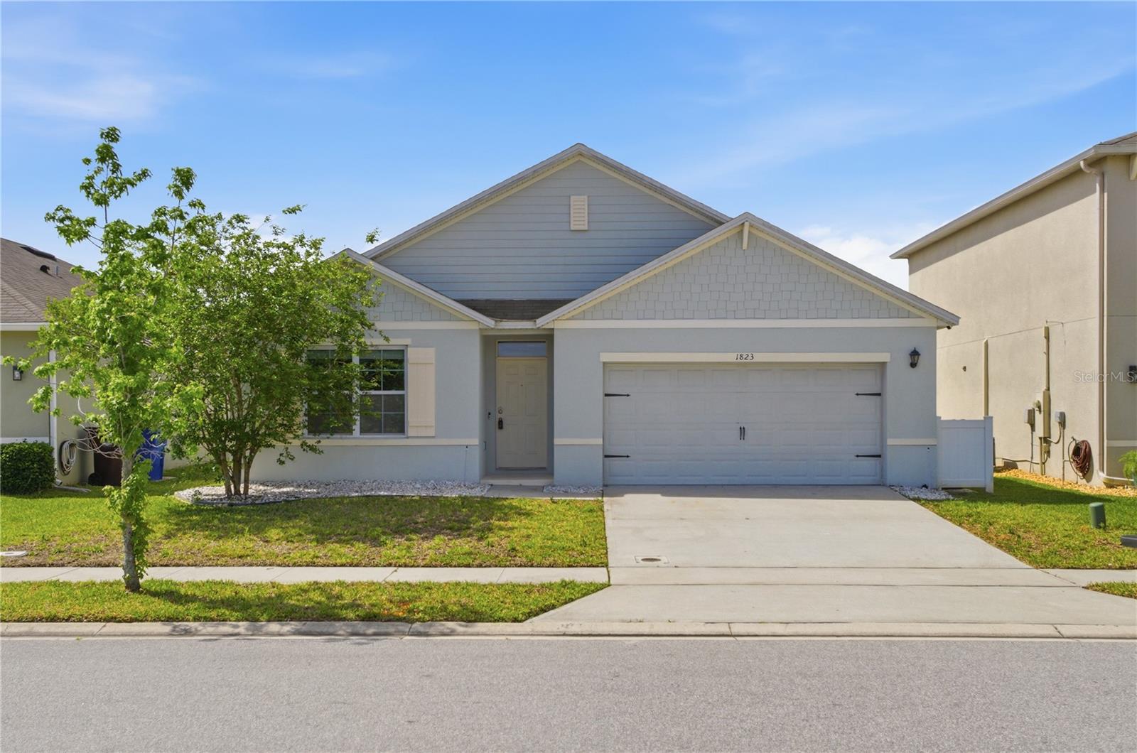 1823 BLUEPOINT STREET