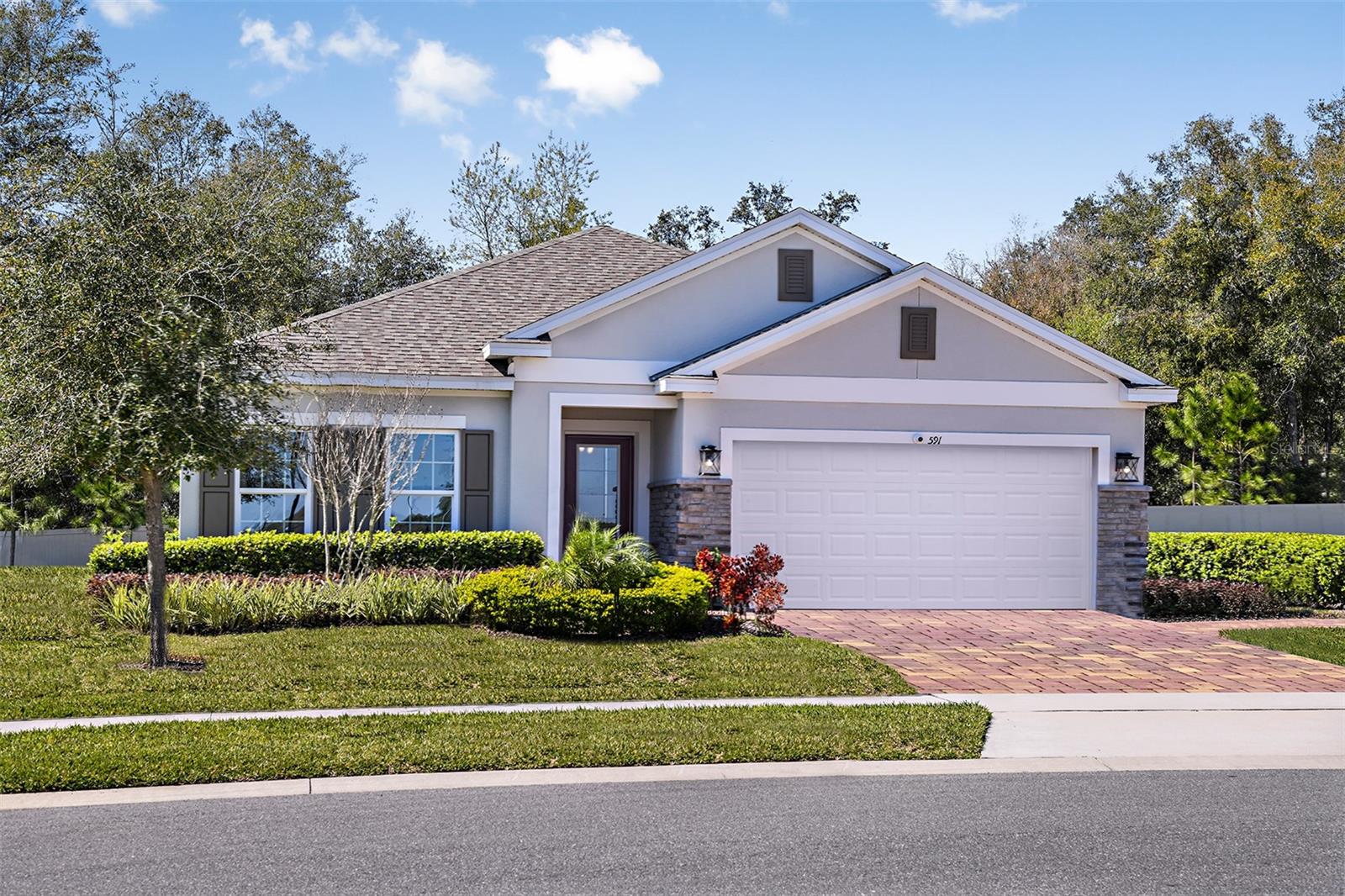 Listing photo for 591 Darshire Ave