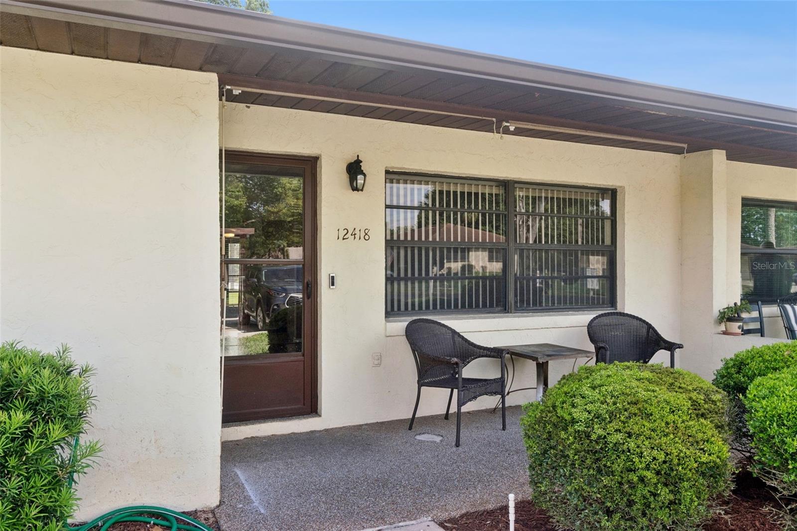 Listing photo 2 for 12418 Orangewood Cir