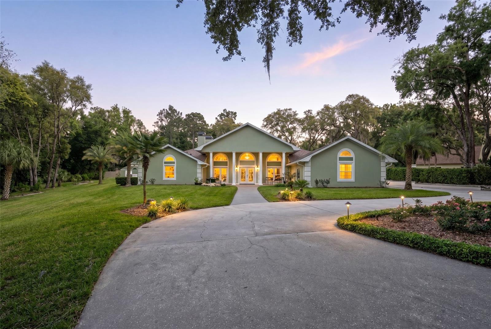 811 GREENSHIRE COURT