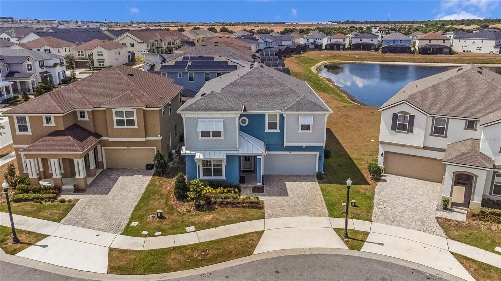 8915 TROPICAL HAVEN COURT