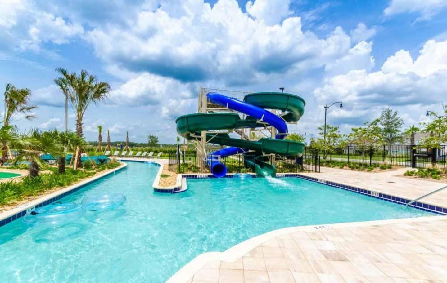 Listing photo 3 for 3150 Paradox Cir #305