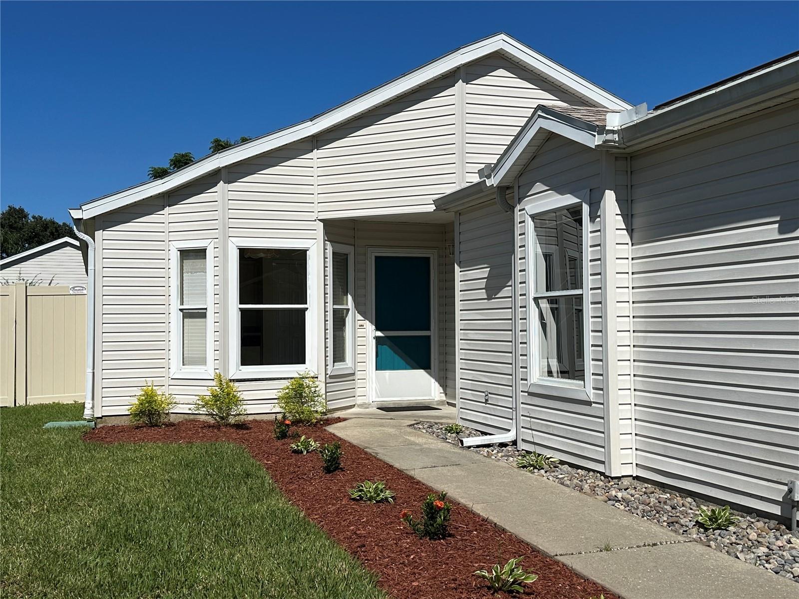 Listing photo 3 for 4967 Heron Run Cir