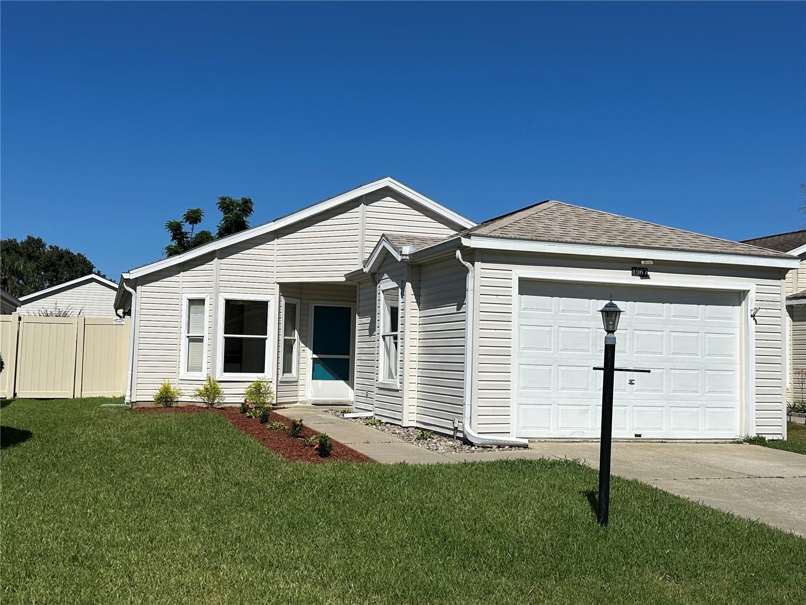 Listing photo 2 for 4967 Heron Run Cir