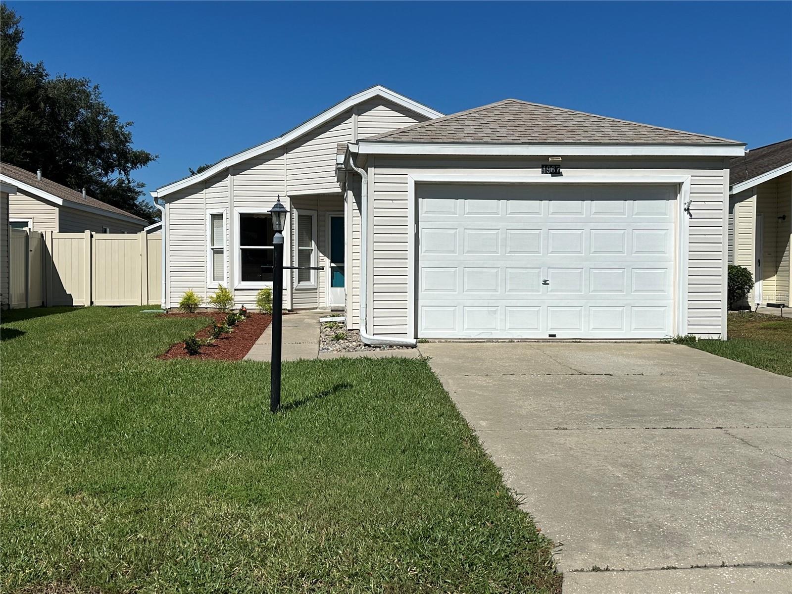 Listing photo 1 for 4967 Heron Run Cir