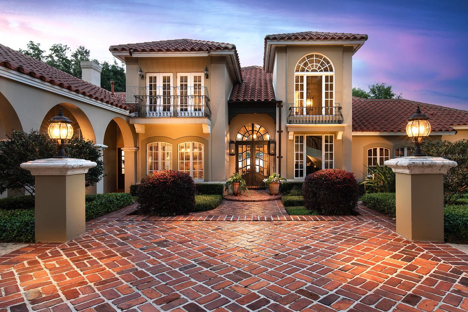 1351 N CLASSIC COURT