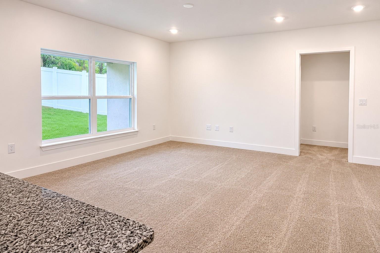 Listing photo 3 for 259 Verny Grove Lane