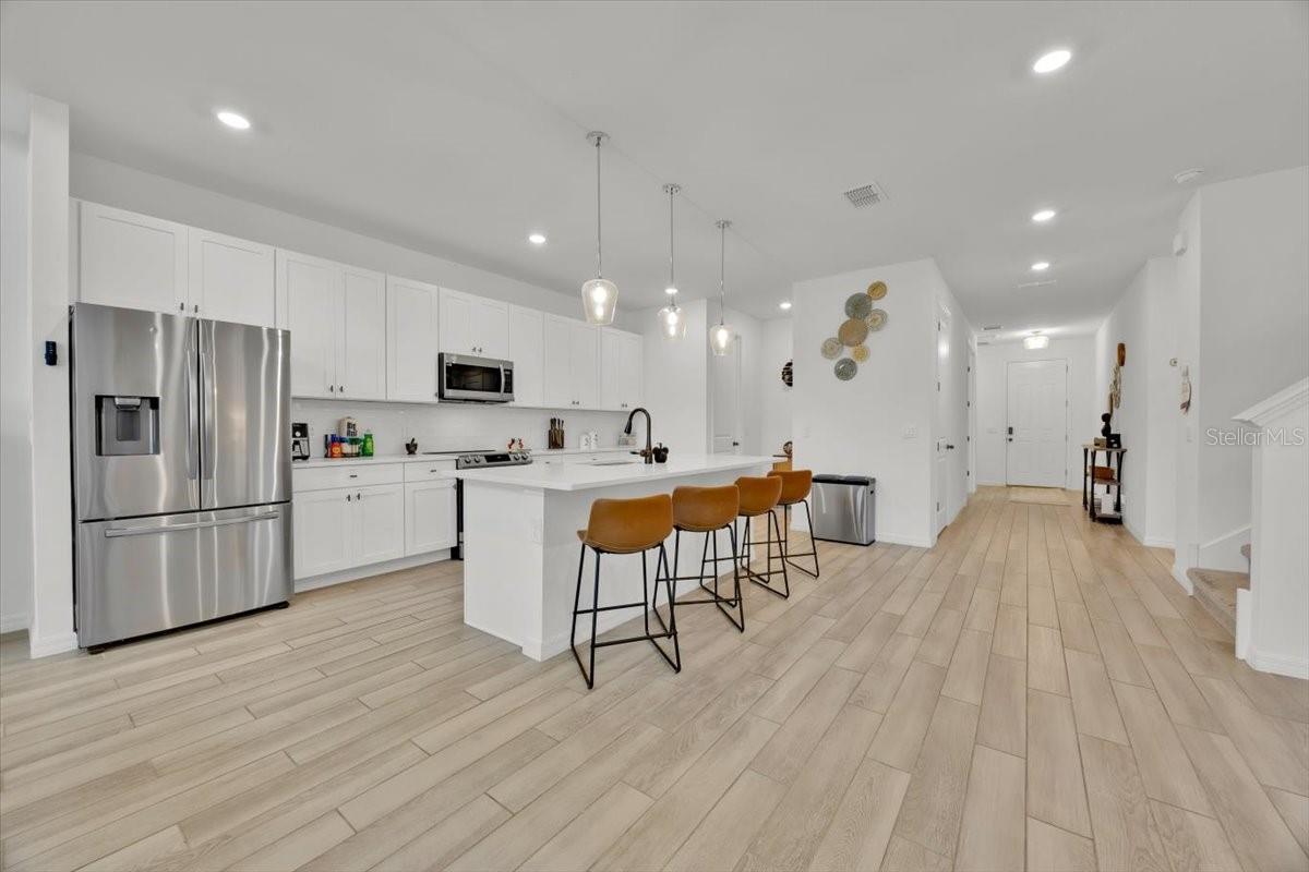 Listing photo 3 for 2342 Lancashire St