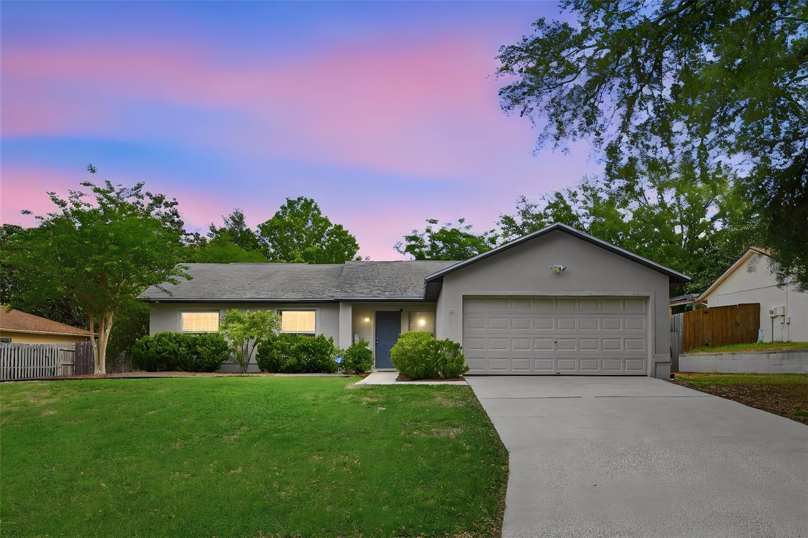 Listing photo 1 for 10618 Lake Ralph Dr