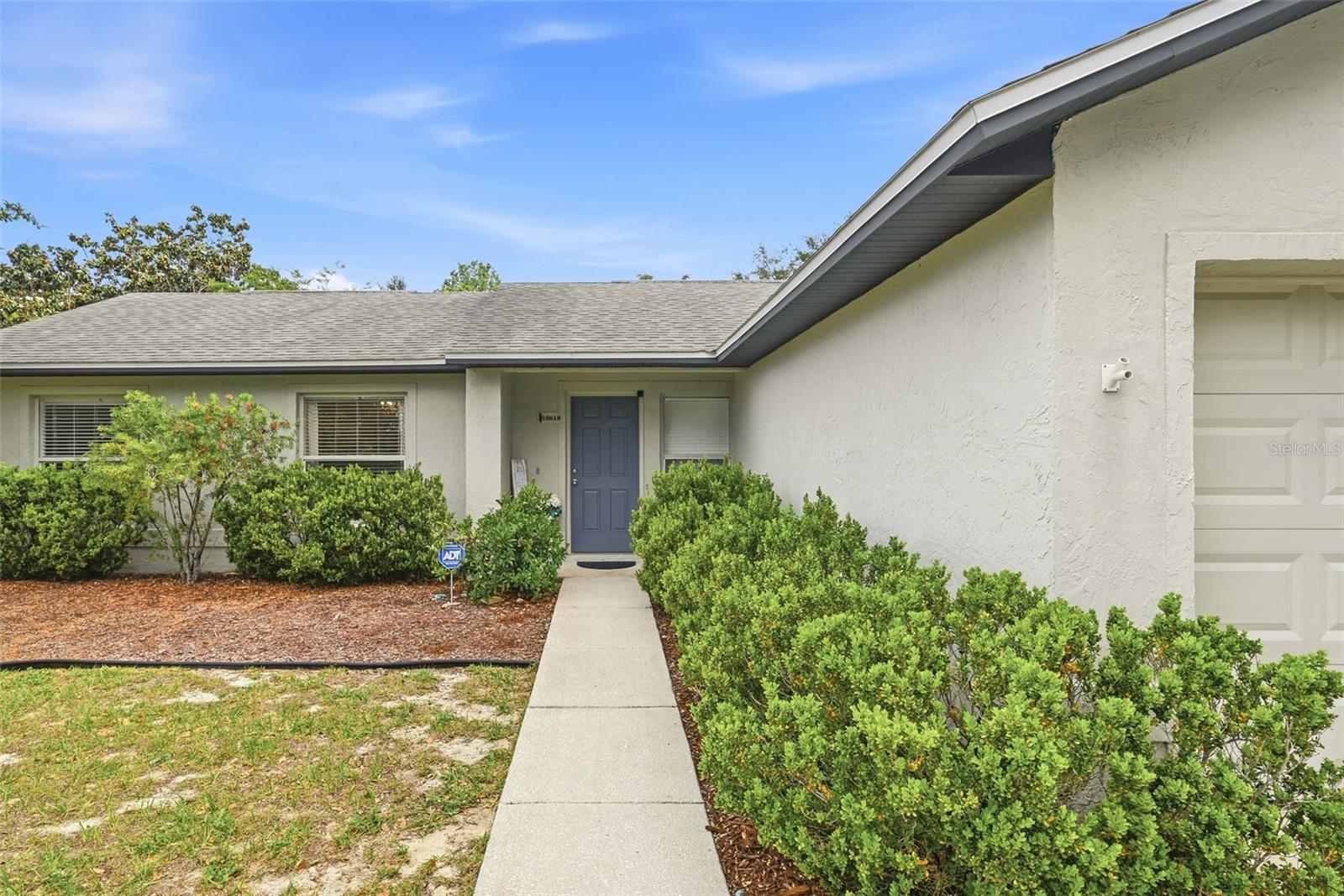 Listing photo 3 for 10618 Lake Ralph Dr