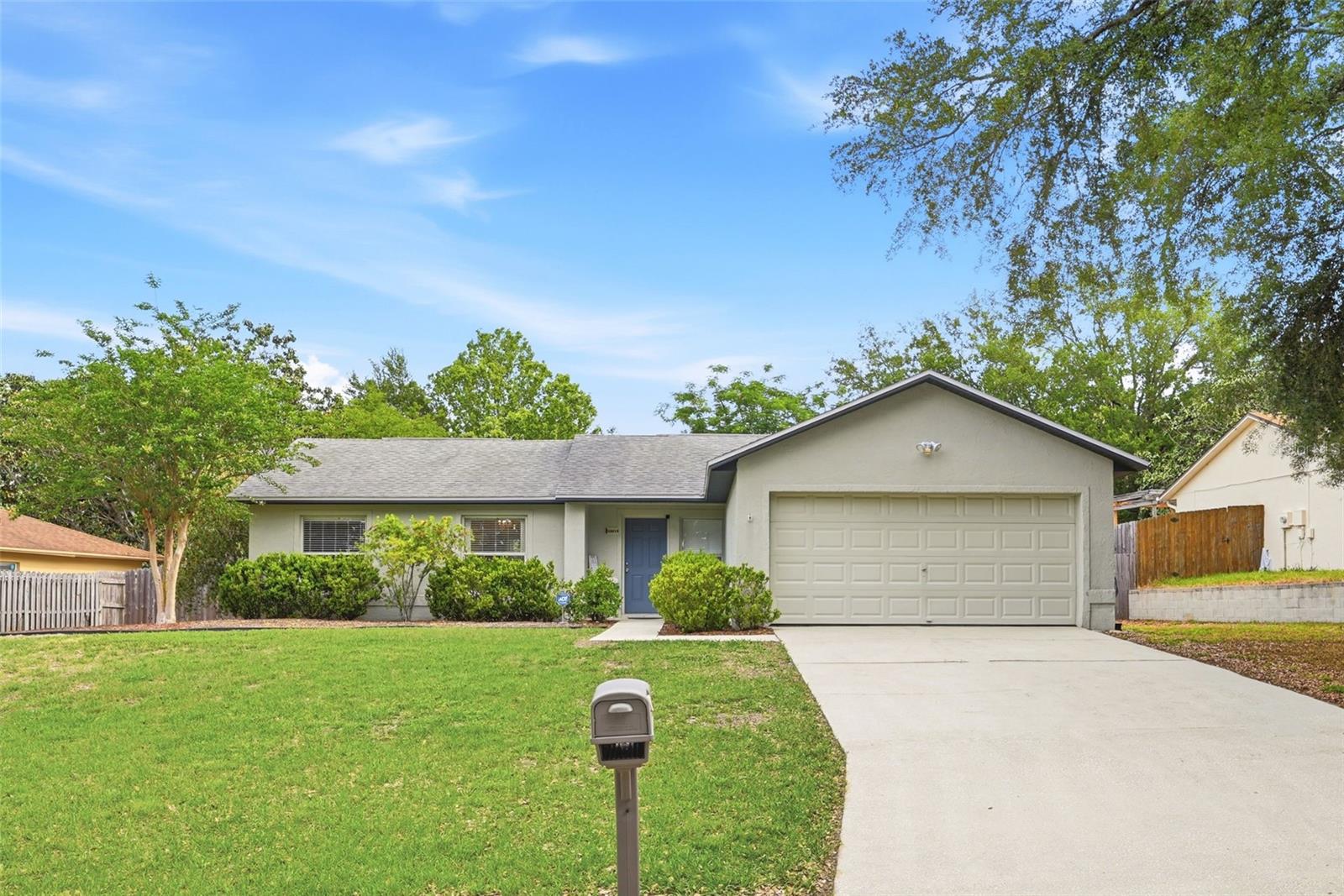 Listing photo 2 for 10618 Lake Ralph Dr