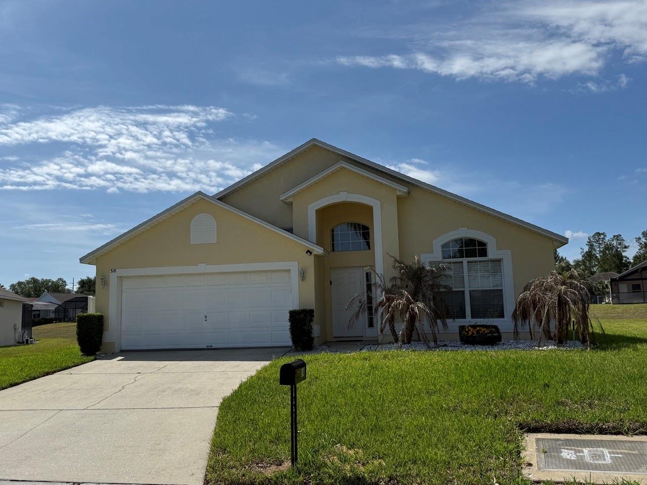 Listing photo 1 for 318 Langham Dr