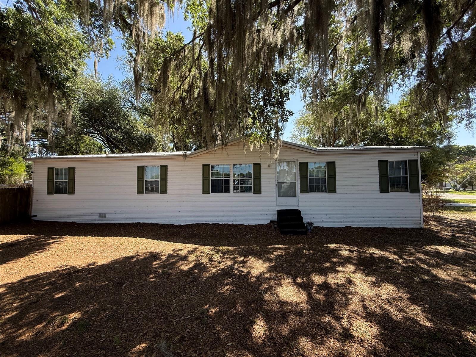 Listing photo 1 for 4817 Rollinglen Loop W