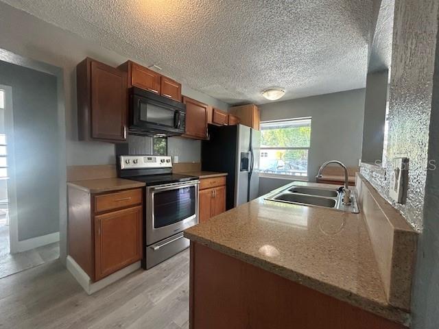 Listing photo 2 for 1025 25th St