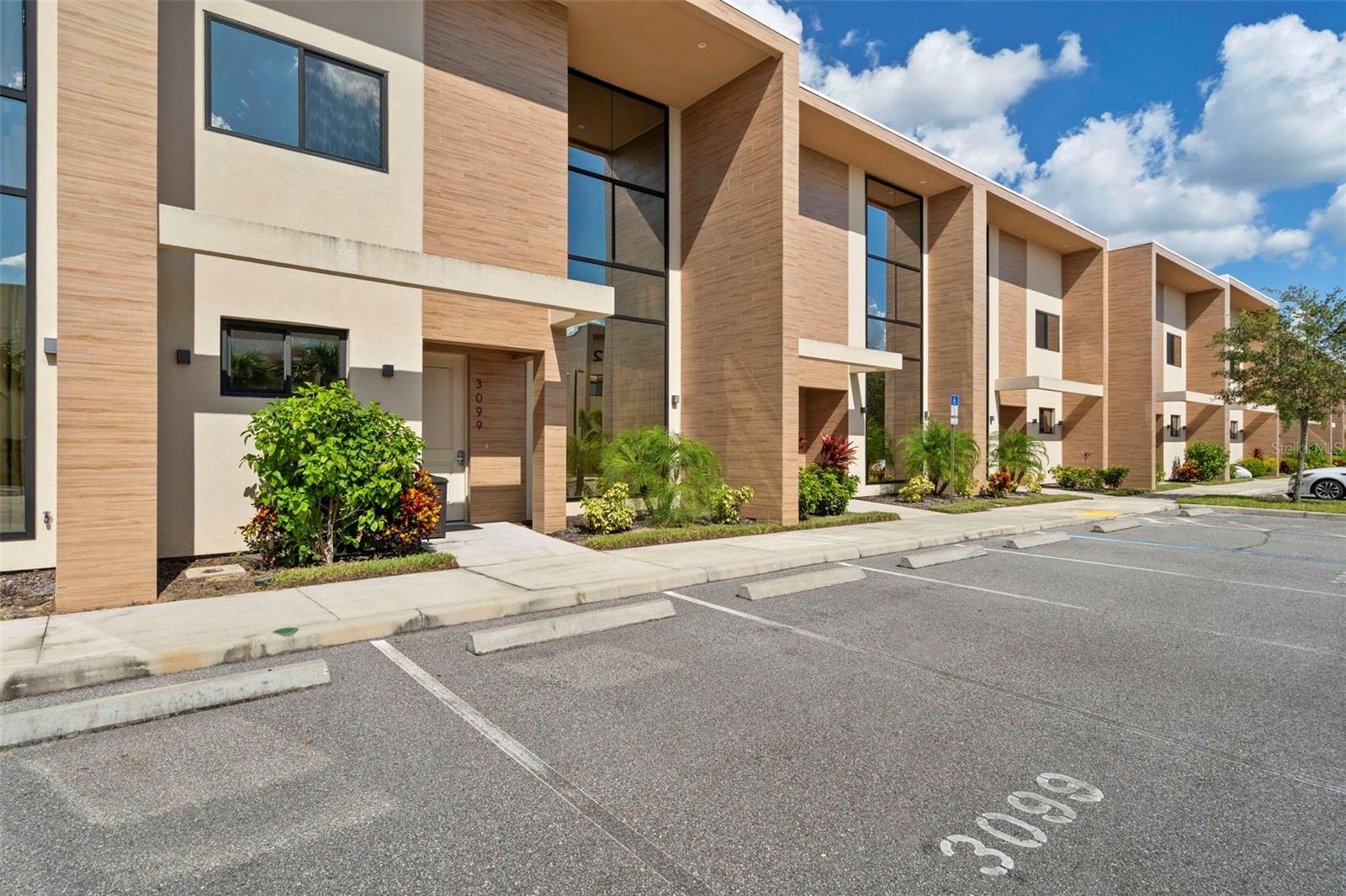 3099 ROCKEFELLER WAY