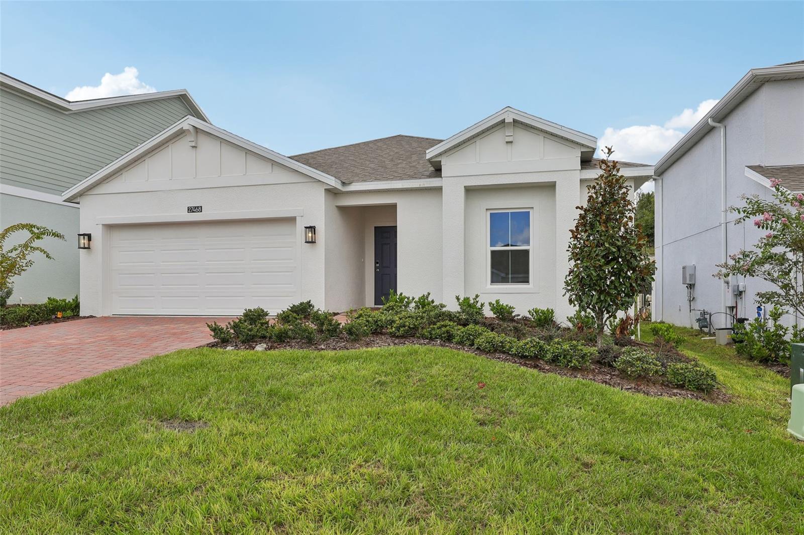 Listing photo 2 for 27468 Black Kite Ave