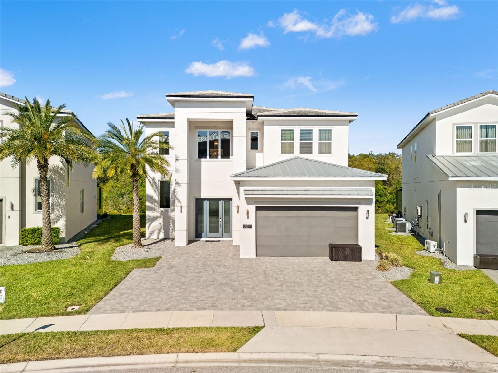 Listing photo 1 for 2021 Oak Creek Loop
