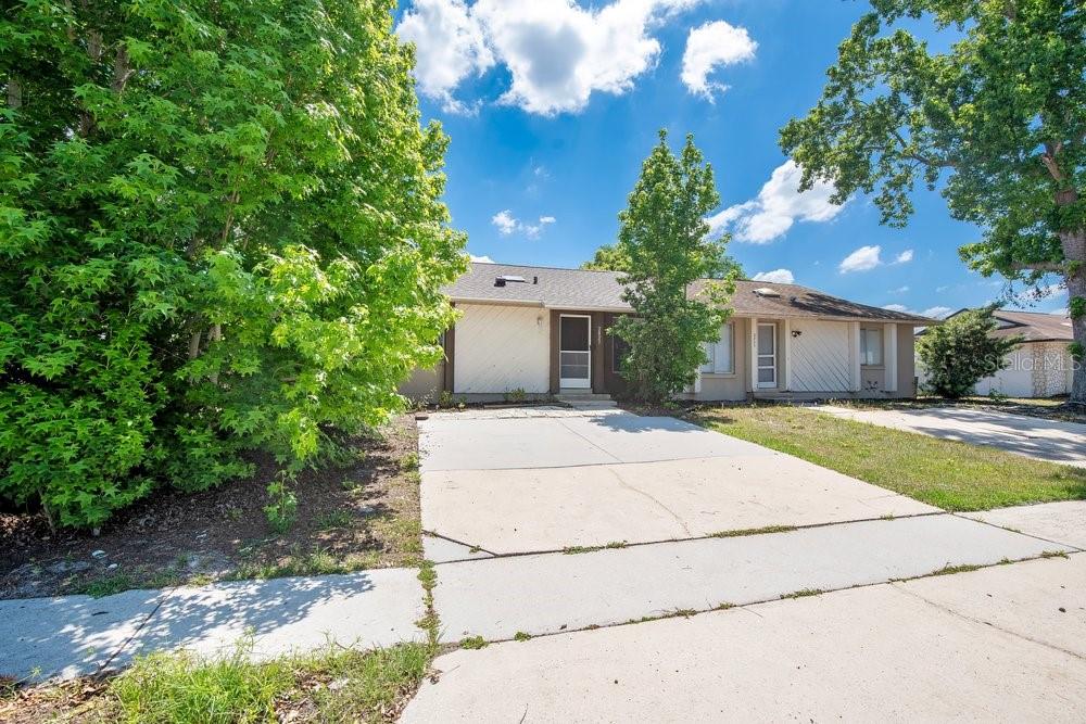 2827 CORAL REEF DRIVE