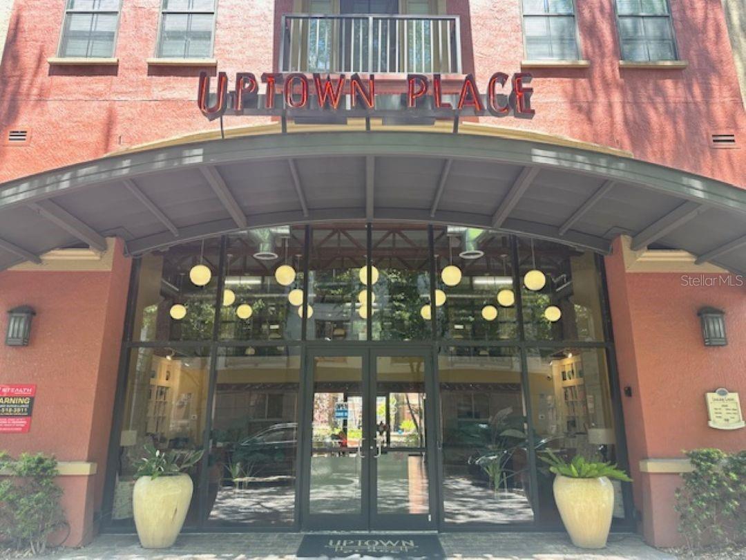 911 N ORANGE AVENUE Unit 520