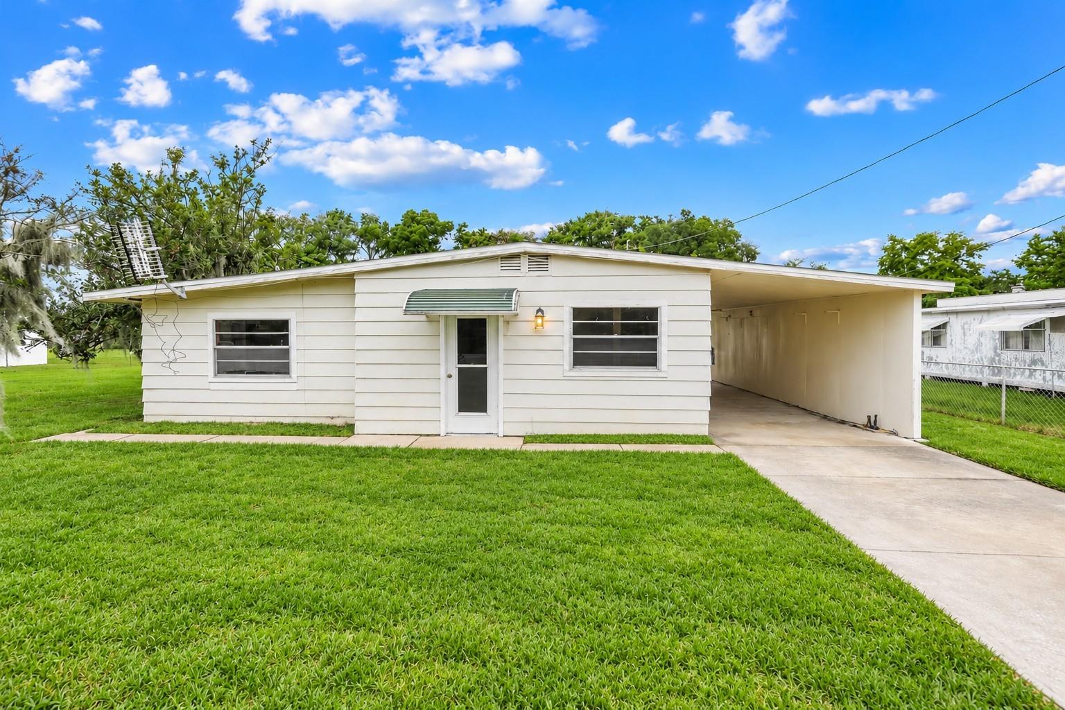Listing photo 1 for 11411 Huggins St