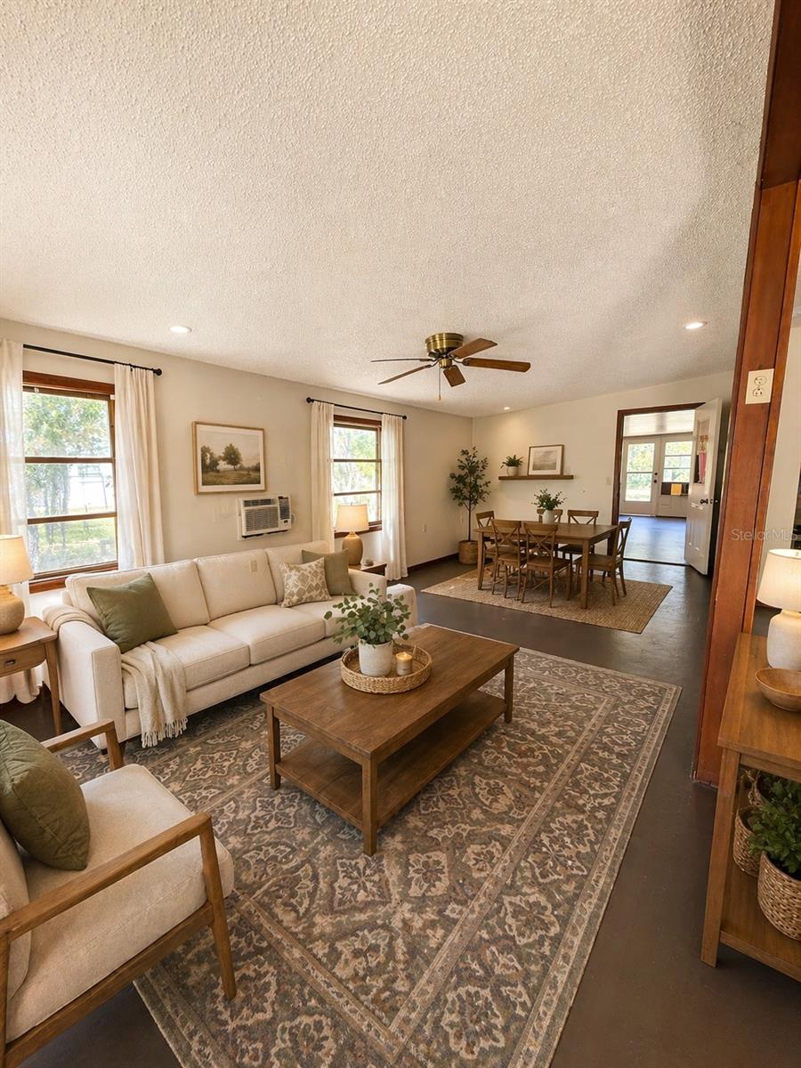 Listing photo 2 for 11411 Huggins St